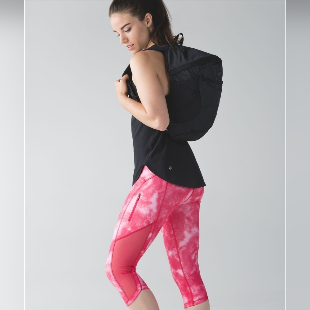 Lululemon Sun Runner Crop sz 4 in Tidal Trip Boom Juice, Luxtreme